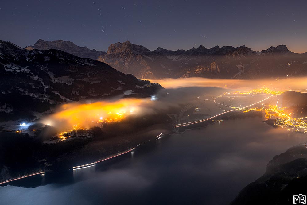 Licht und Dunkelheit Walensee Nebelmeer Langzeitbelichtung Abendstimmung St. Gallen Schweiz
