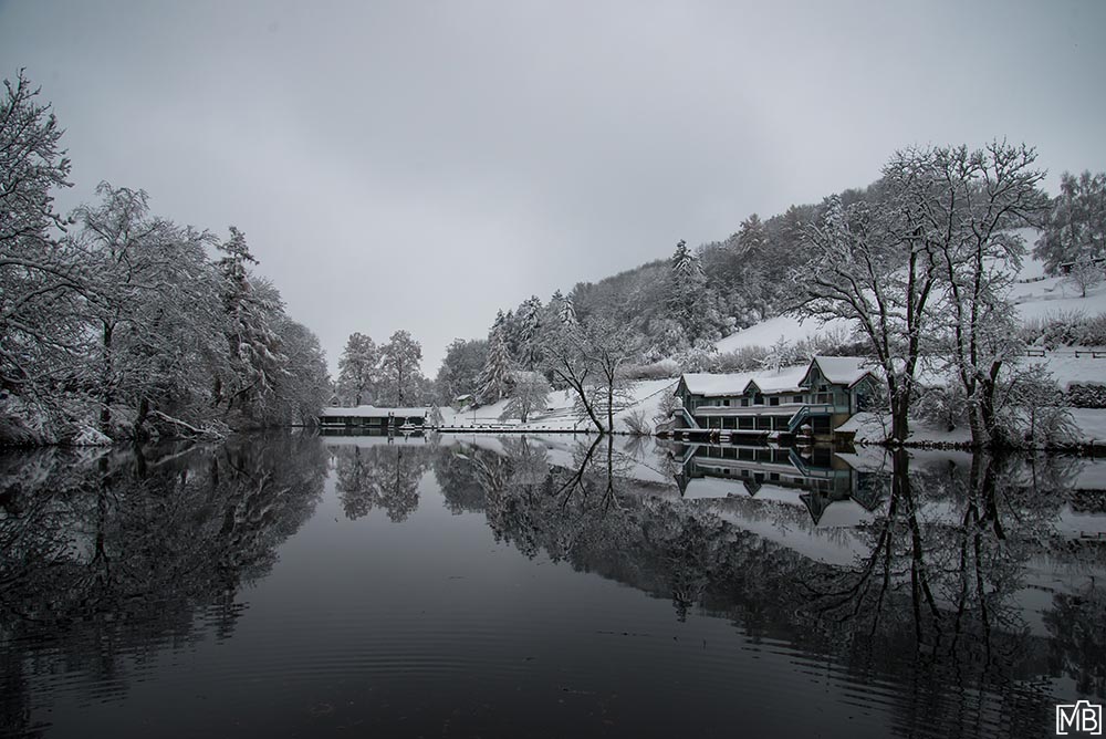 Seen und Gewässer Winterlandschaft Dreilinden Dreiweihern St. Gallen Schweiz